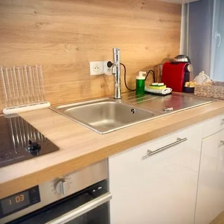 Cosy, Terrasse, Proche Et Tramway *