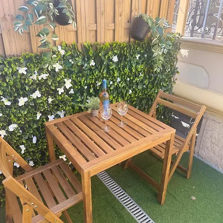 Apartament Cosy, Terrasse, Proche Et Tramway *
