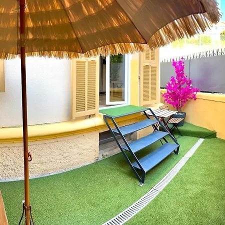 Cosy, Terrasse, Proche Et Tramway